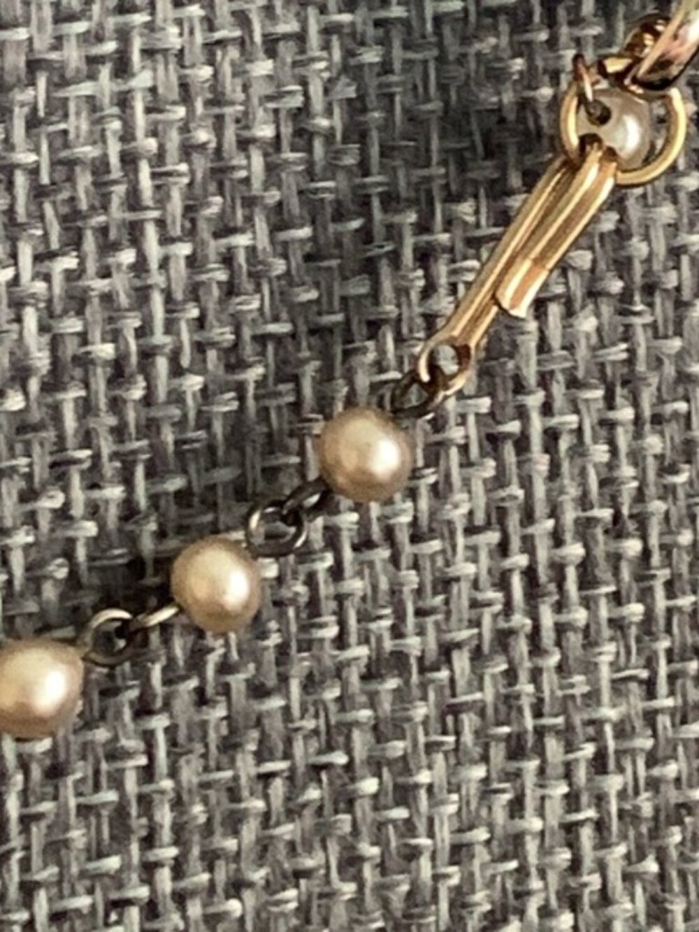 Two faux pearl necklaces - 1 vint goldtone floral 13” & 1 silvertone modern 18” - Picture 8 of 8